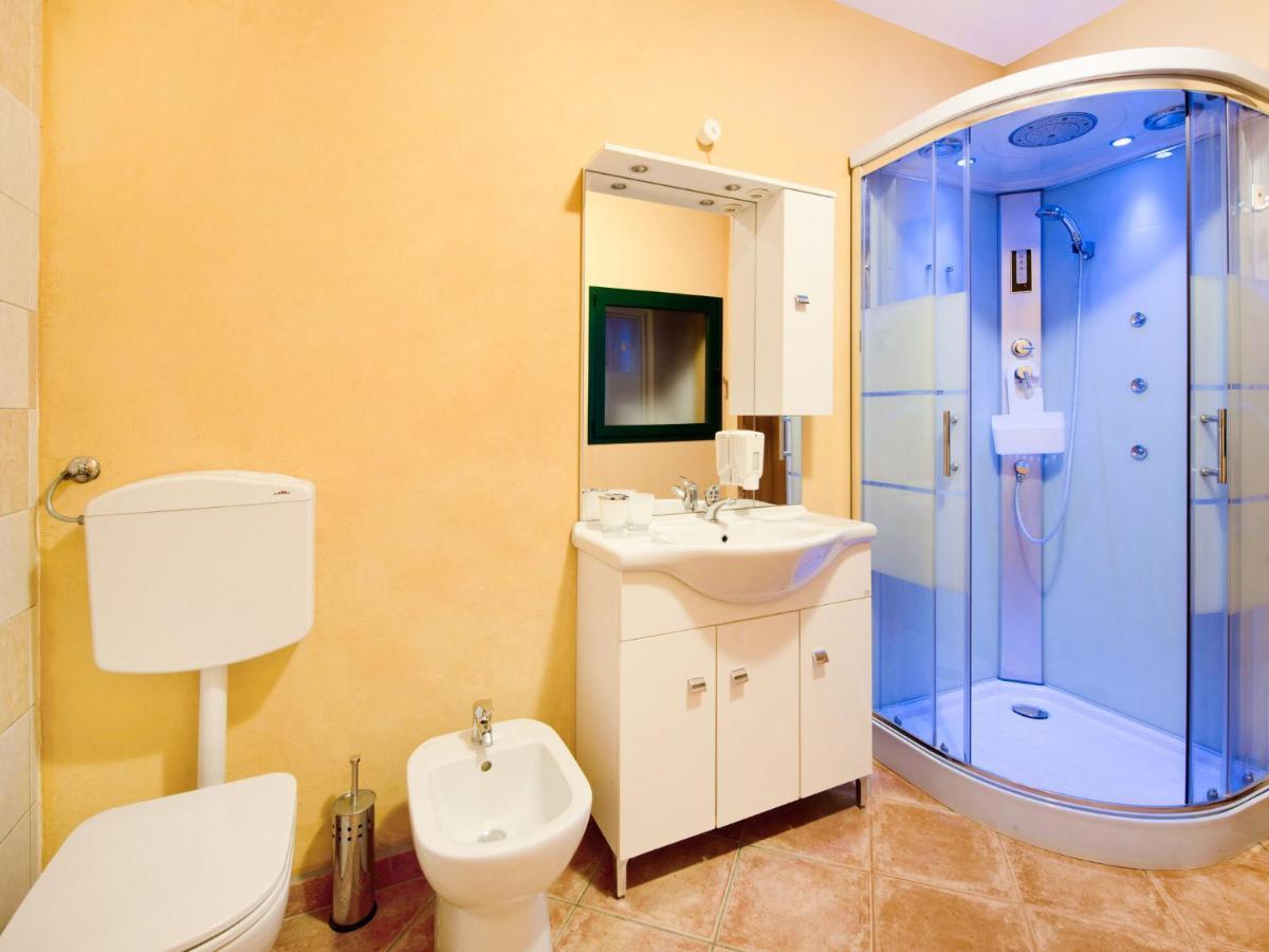 Beautiful Chalet With Swimming Pool In Lombardy Villa Marone Ngoại thất bức ảnh