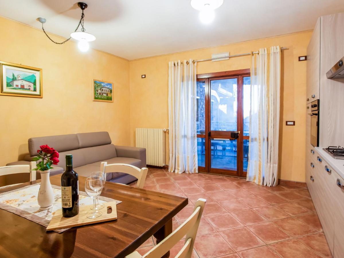 Beautiful Chalet With Swimming Pool In Lombardy Villa Marone Ngoại thất bức ảnh