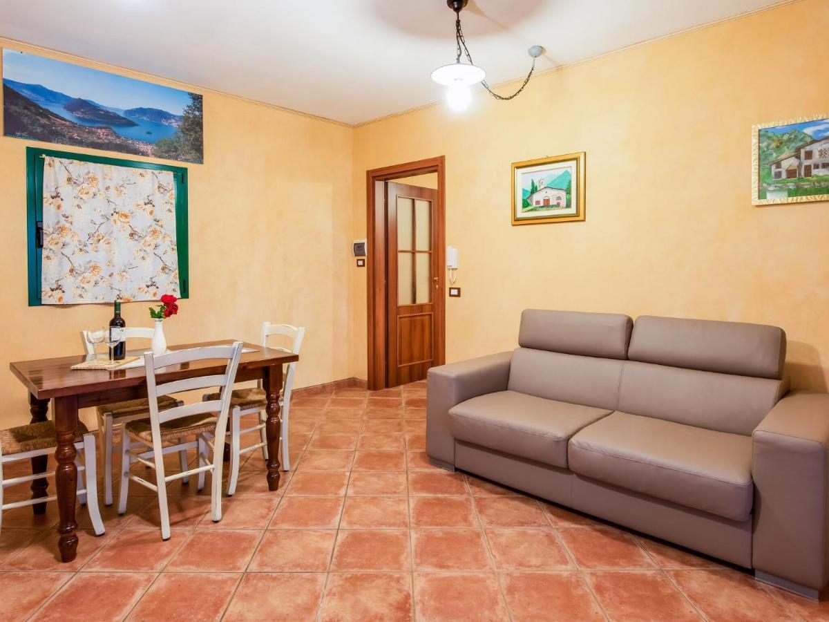 Beautiful Chalet With Swimming Pool In Lombardy Villa Marone Ngoại thất bức ảnh