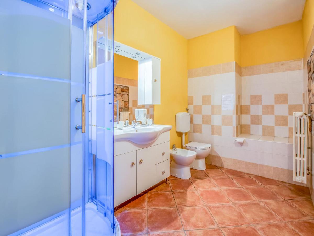 Beautiful Chalet With Swimming Pool In Lombardy Villa Marone Ngoại thất bức ảnh